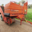 4201 Kverneland UN2100 potato harvester