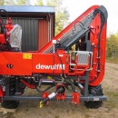 4692 Dewulf P3K carrot harvester with elevator