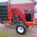 5130 Dewulf GBC carrot harvester with bunker