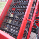 5338 Dewulf GBC carrot harvester with bunker