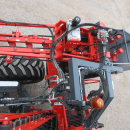 5338 Dewulf GBC carrot harvester with bunker