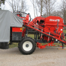 5338 Dewulf GBC carrot harvester with bunker