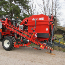 5338 Dewulf GBC carrot harvester with bunker