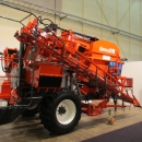 3970 DEWULF GBC carrot harvester with bunker