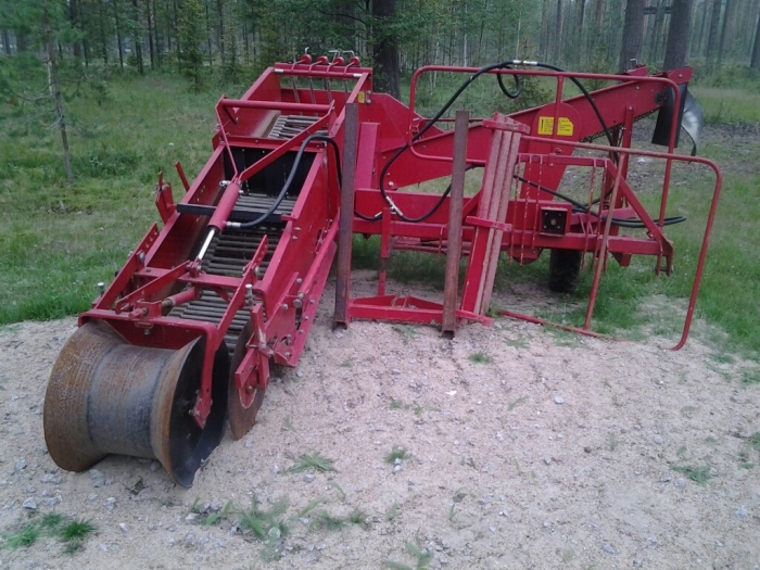 4168 Juko Midi potato harvester mounted