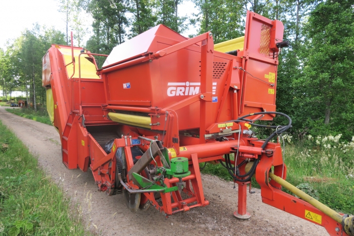 4665 Grimme SE75-30 potato harvester