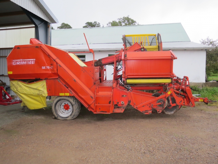 4895 Grimme SE75-20 potato harvester