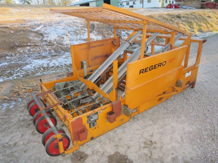 5133 Regero 3 row transplanter planting machine