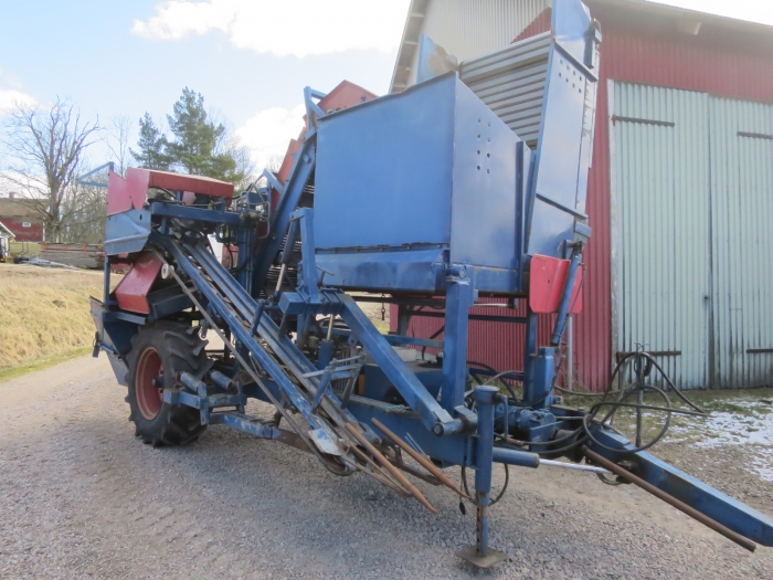 5181 Asa-lift carrot harvester T-100 single row with bunker