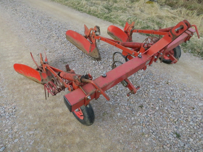 5188 Underhaug 2 row potato ridger