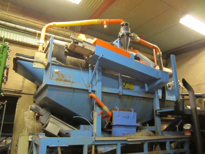 3394 EMVE carrot grading and inspection line