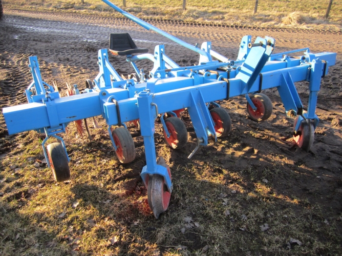 3426 Super Prefer 4 row cleaner with manual steering