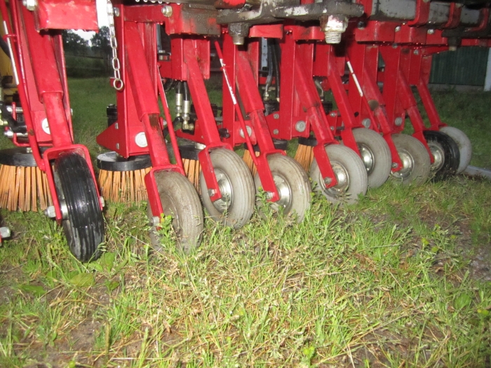 3445 Thermec brushing crop cleaner