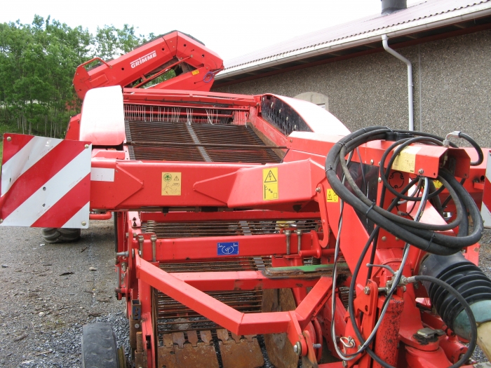 3454 Grimme GZ1700 2 row red beet harvester etc
