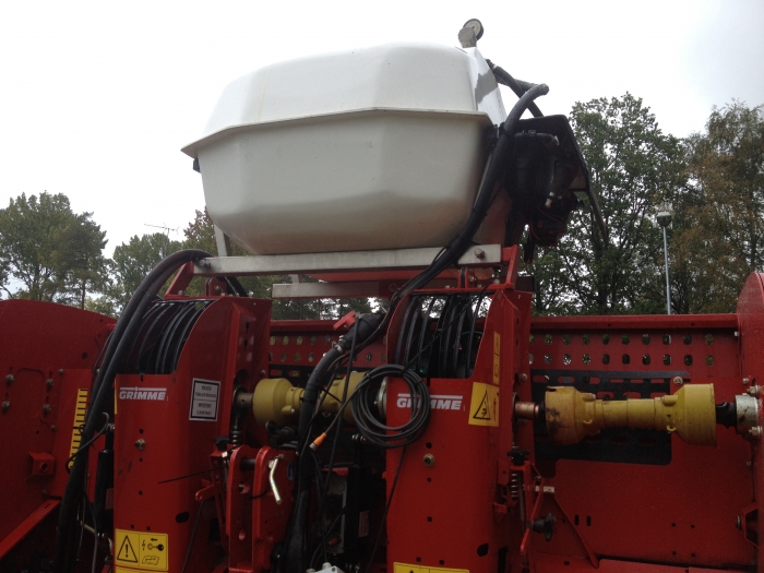 3485 Grimme GL32B 2 row potato planter year 2009