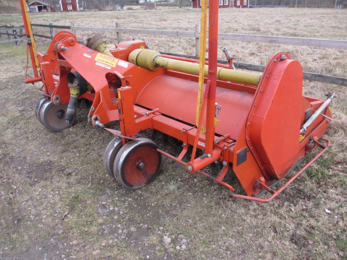 3810 Grimme DF3000 Bodenfräse 4Reihen