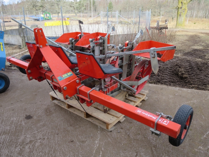 3998 Checchi & Magli FOX 3 row planting machine