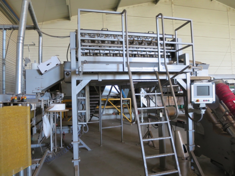 4108 Upmatic 2110 weigher with two net packaging machines