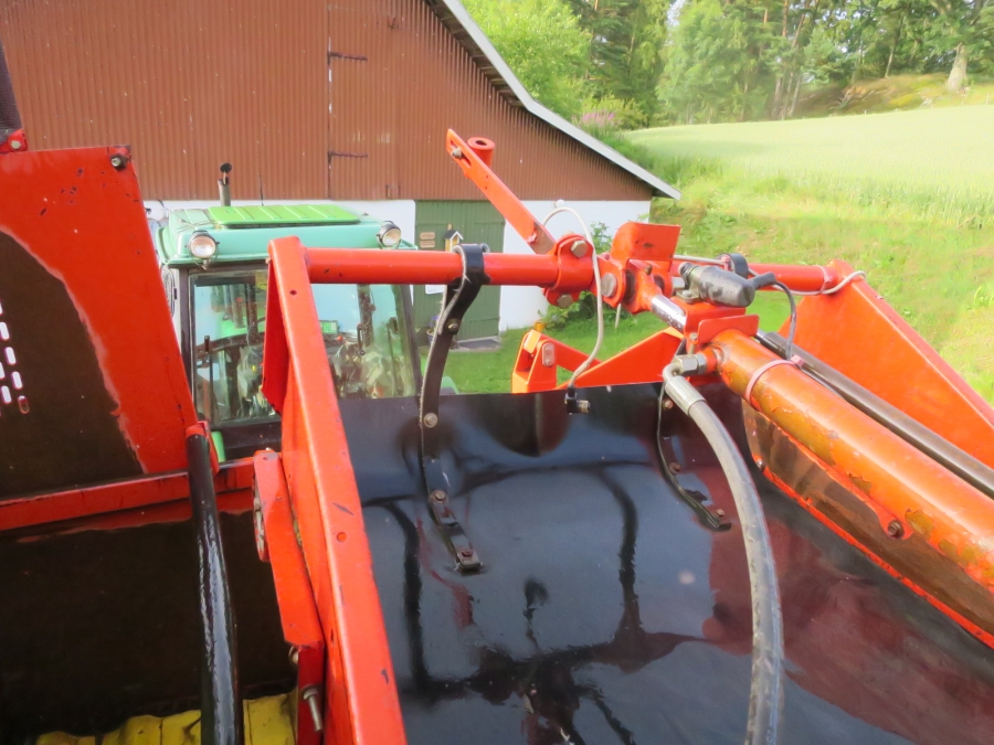 4135 Grimme SE75-30 potato harvester