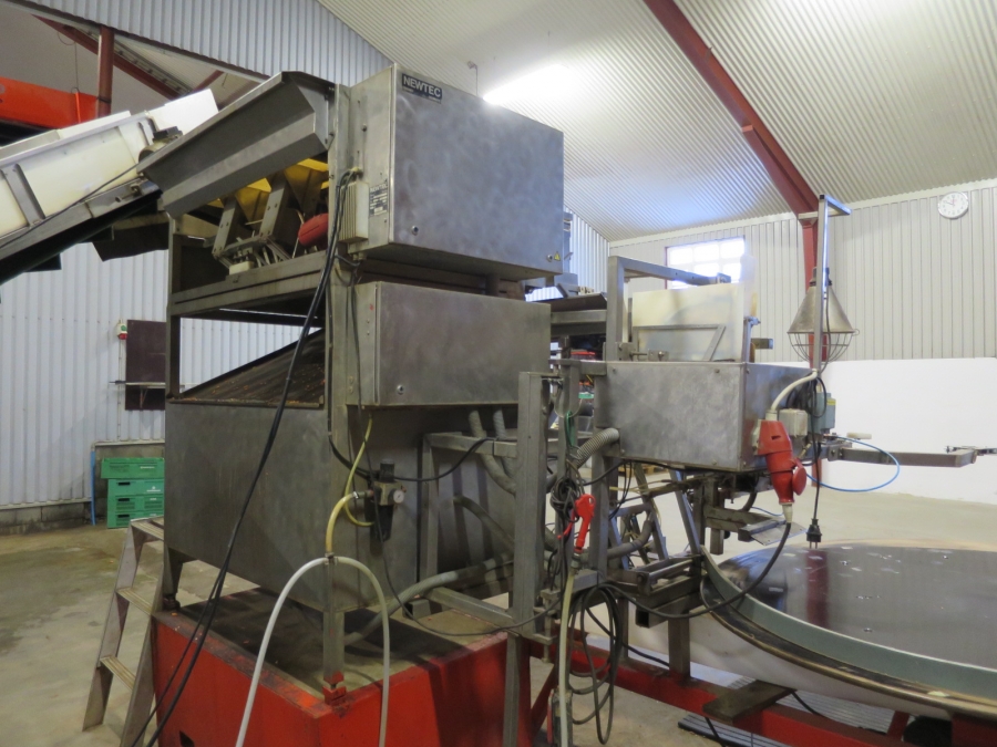 4247 Newtec 2008G G45 weigher and bagger for carrots