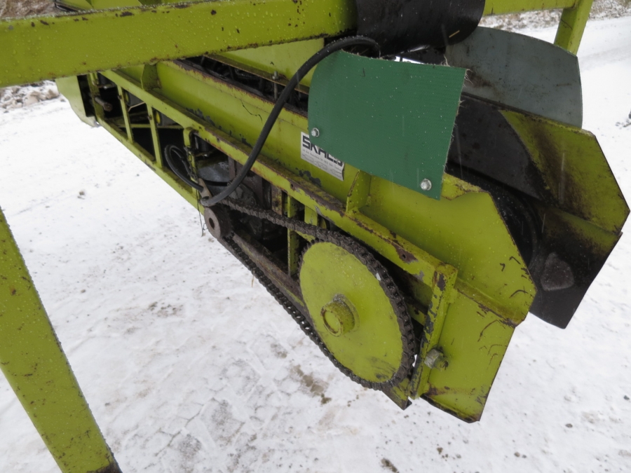 4273 SKALS small bunker with conveyor