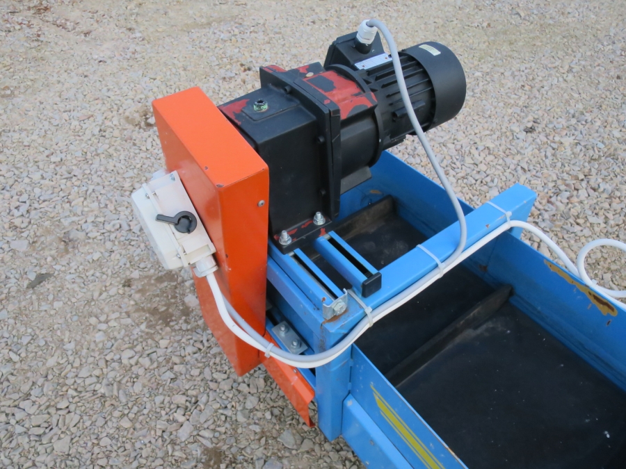 4296 EMVE Elevator 3000x350 mm