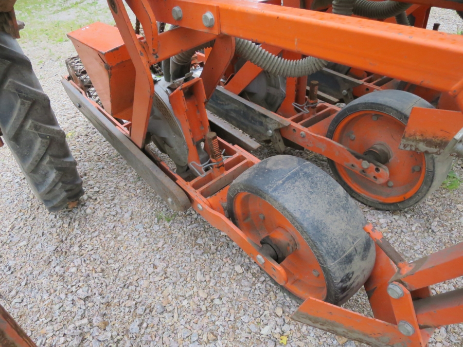 4364 Stanhay 785 precision seeder prenumatic