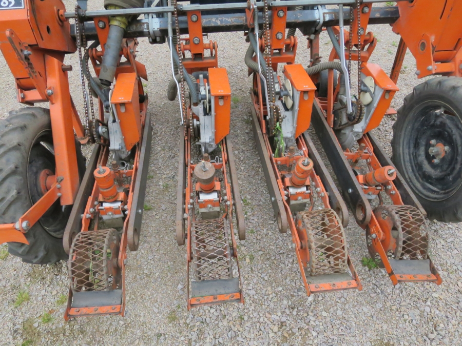 4364 Stanhay 785 precision seeder prenumatic