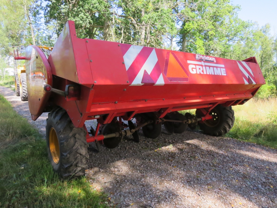 4374 Grimme GL34KG potato planter 4 row