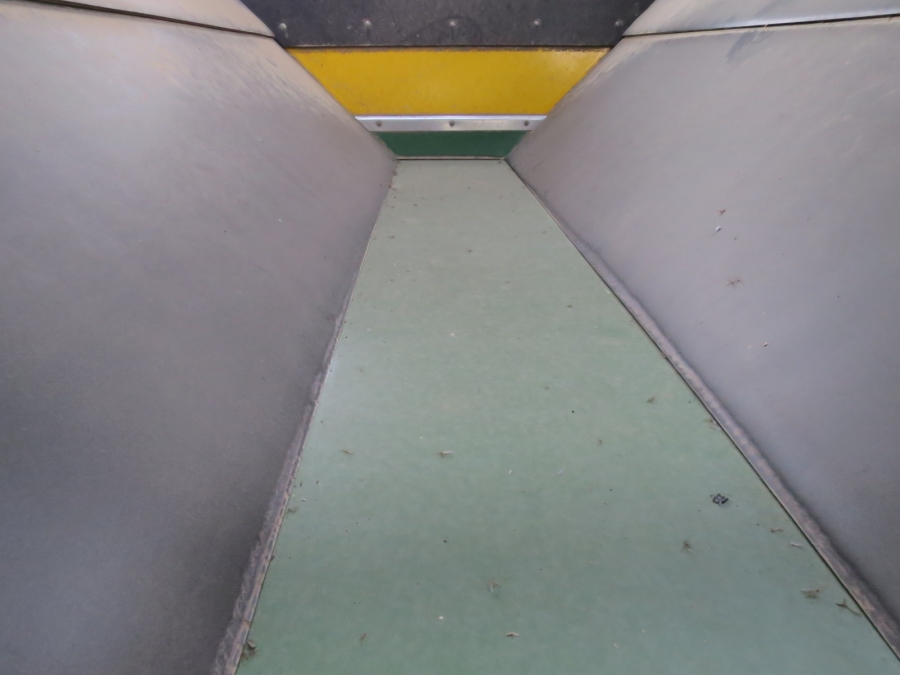 4420 Tong Peal feeding bunker