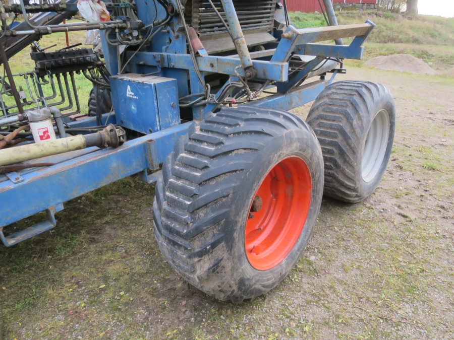 4426 Asa-Lift T200 carrot harvester with elevator 