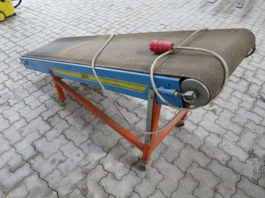 4503 EMVE bag conveyor 