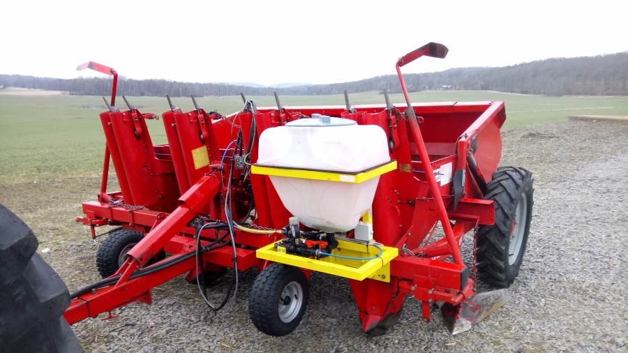 4611 Kverneland Underhaug 1300 potato planter