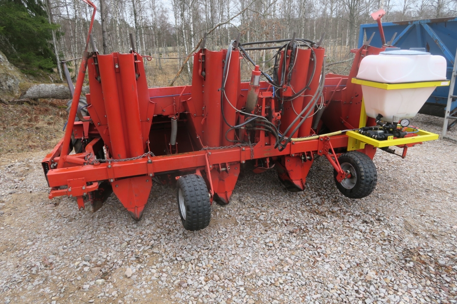 4611 Kverneland Underhaug 1300 potato planter