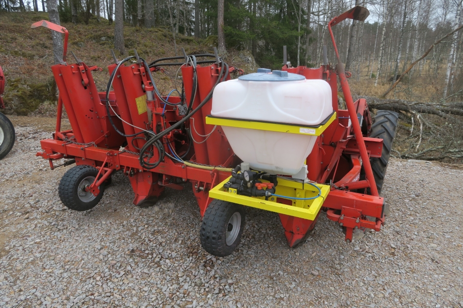 4611 Kverneland Underhaug 1300 potato planter