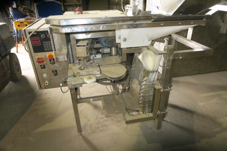 4701 Newtec 2009XB with Udo Schliebe net bagging line