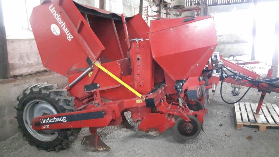 4739 Kverneland Underhaug 3200 potato planter