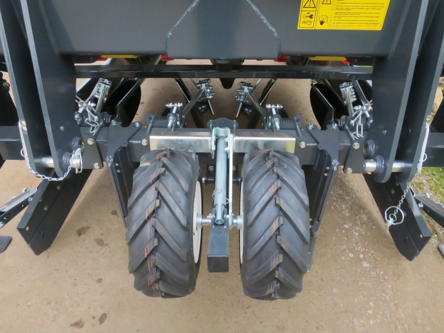 4771 Miedema Structural MS2000 potato planter