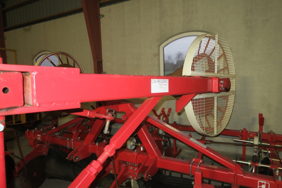 4783 CM plastic film laying machine