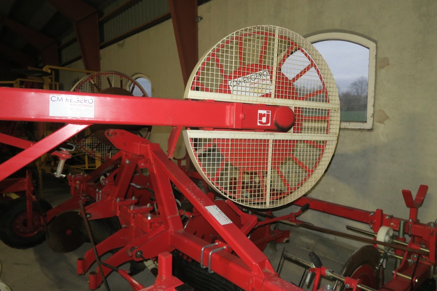 4783 CM plastic film laying machine