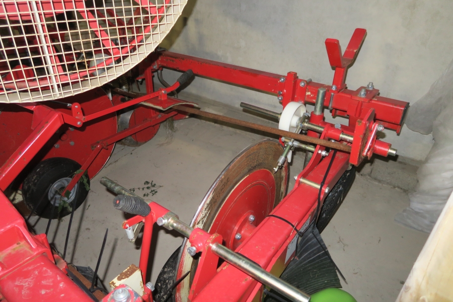 4783 CM plastic film laying machine