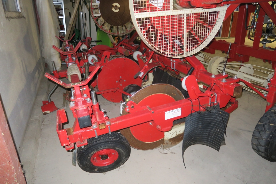 4783 CM plastic film laying machine