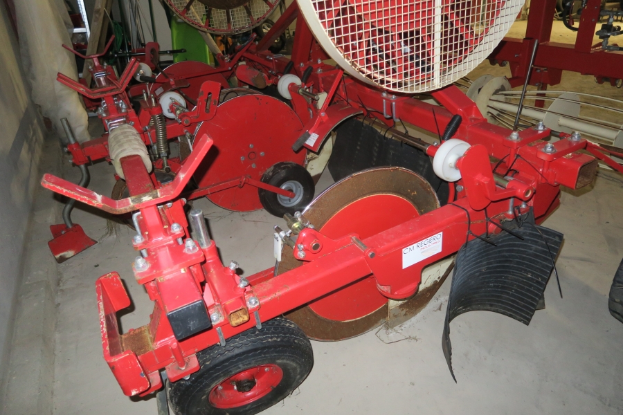 4783 CM plastic film laying machine