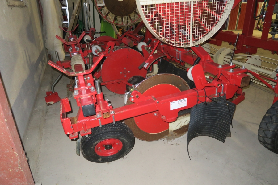 4783 CM plastic film laying machine