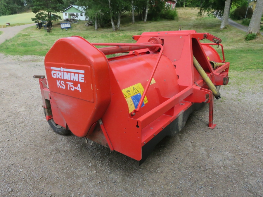 4830 Grimme KS75-4 haulm topper