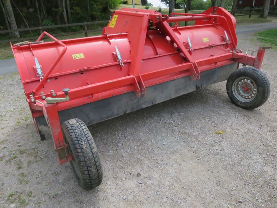 4830 Grimme KS75-4 haulm topper