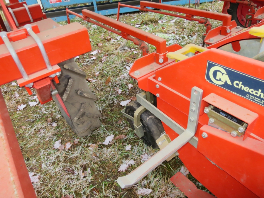4910 Checch & Magli Wolf 4 rad planteringsmaskin