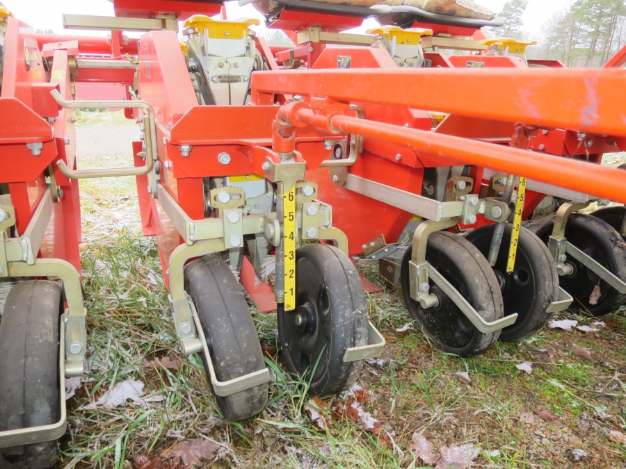 4910 Checch & Magli Wolf 4 rad planteringsmaskin