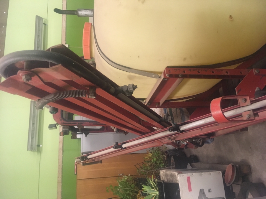 4995 Hardi sprayer 10 m boom, 800 liter good condition