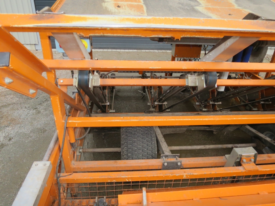 4999 Regero transplanter 4 row pneumatic